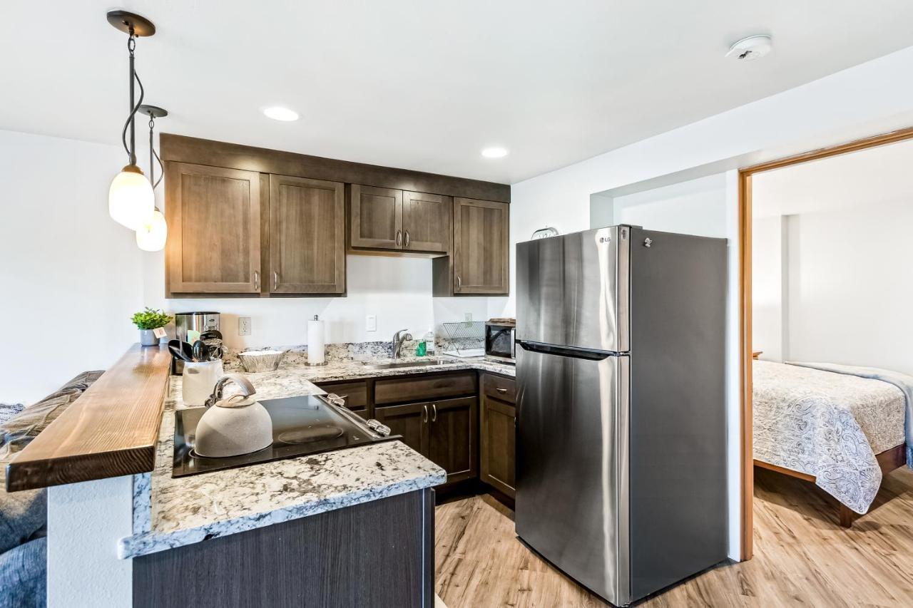 Driftwood Waterfront Gem Apartment แซนด์พอยต์ ภายนอก รูปภาพ